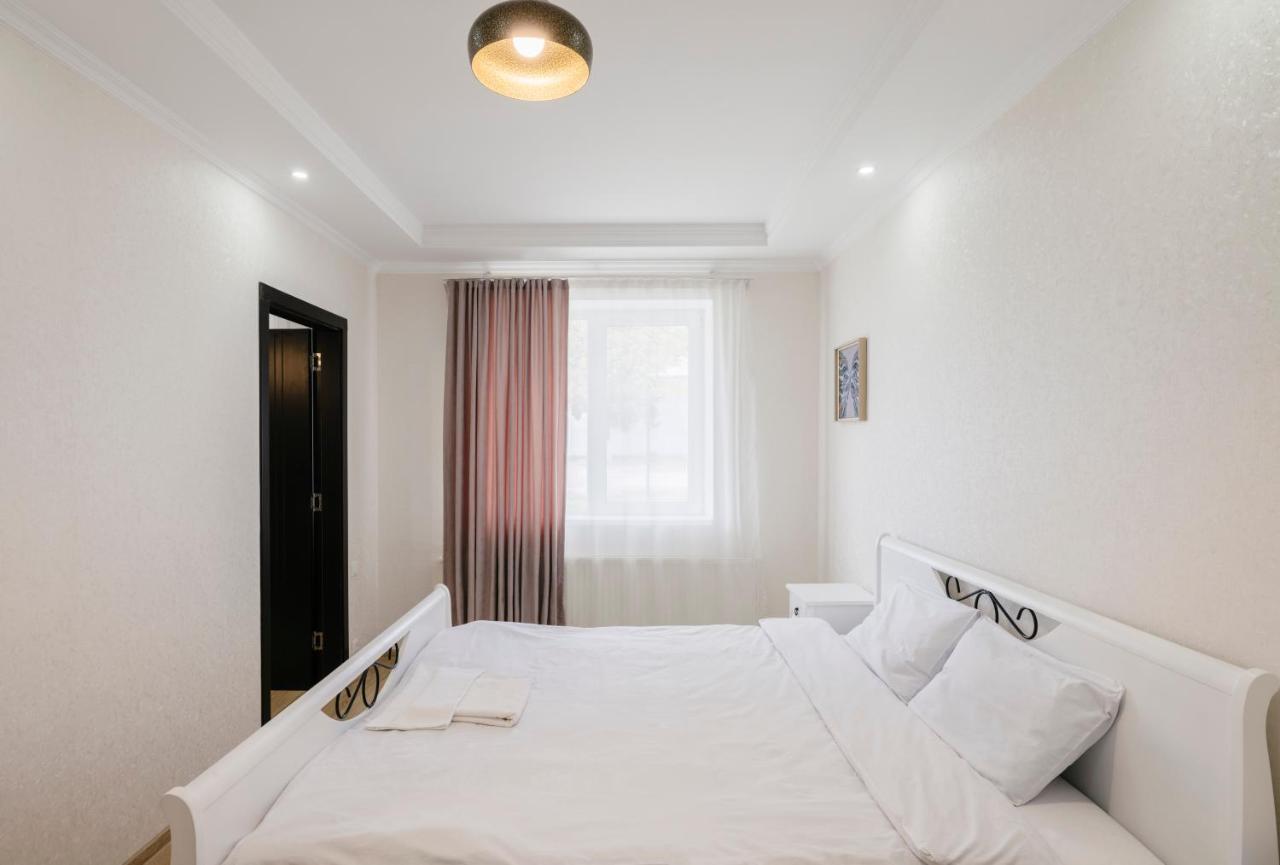 Marcos Hotel Тбилиси Экстерьер фото
